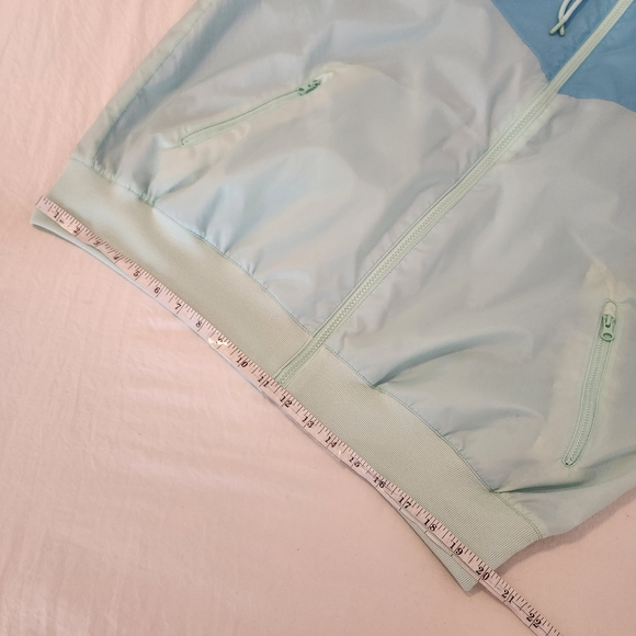 Nike Essentials Windrunner Windbreaker Jacket Mint Foam/Blue Chill DA0001-379 - Picture 10 of 15